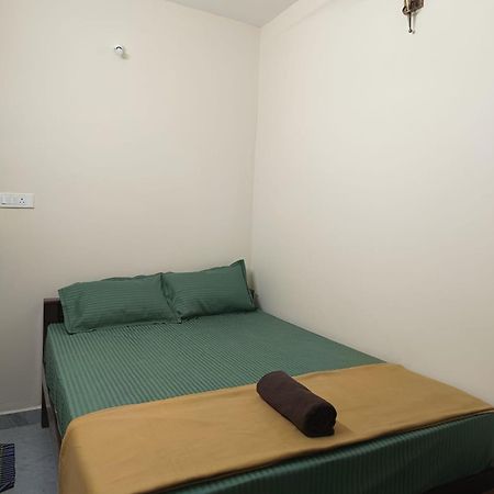Omkara - The Fives Guest House Tiruvannāmalai Eksteriør bilde