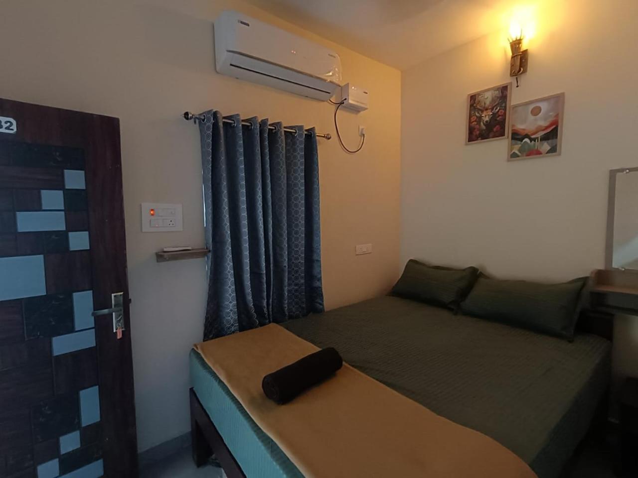 Omkara - The Fives Guest House Tiruvannāmalai Eksteriør bilde