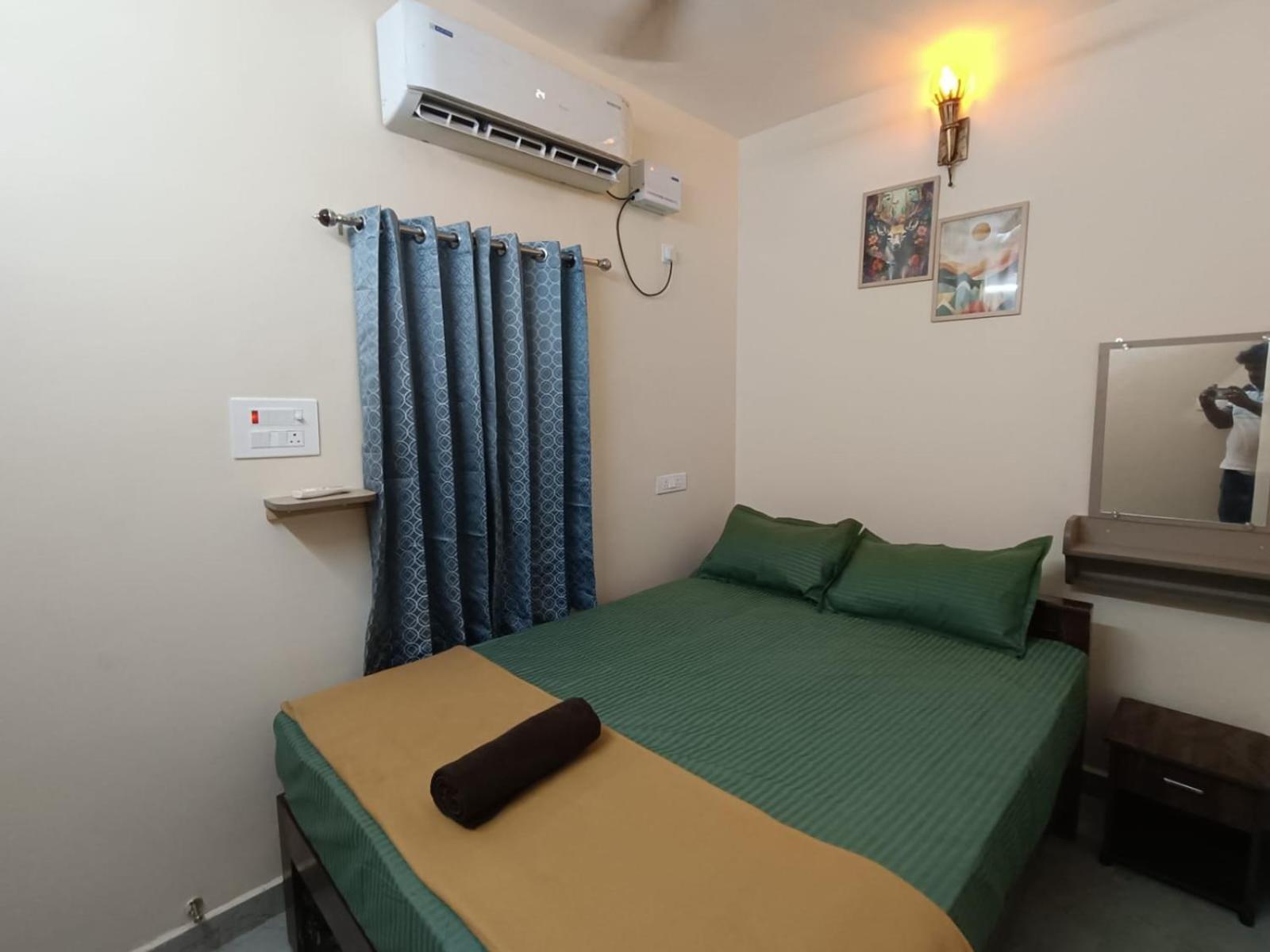 Omkara - The Fives Guest House Tiruvannāmalai Eksteriør bilde