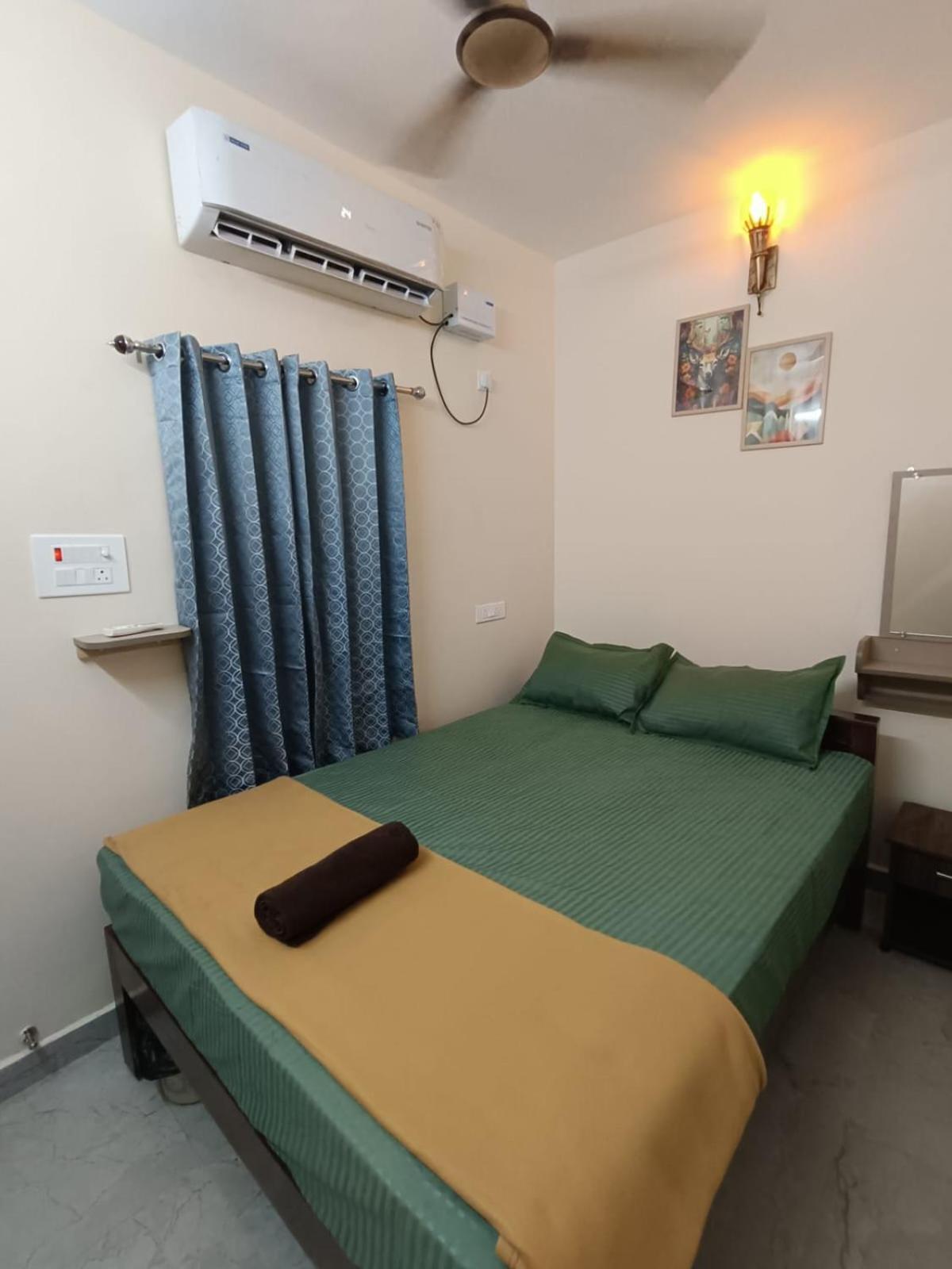 Omkara - The Fives Guest House Tiruvannāmalai Eksteriør bilde